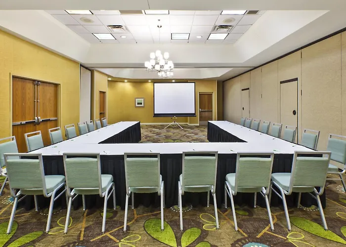 & By Ihg Bolingbrook