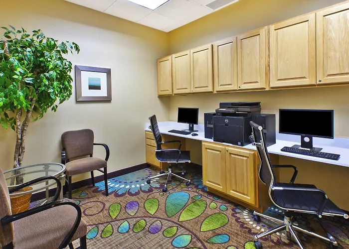 Hotel & By Ihg 3*