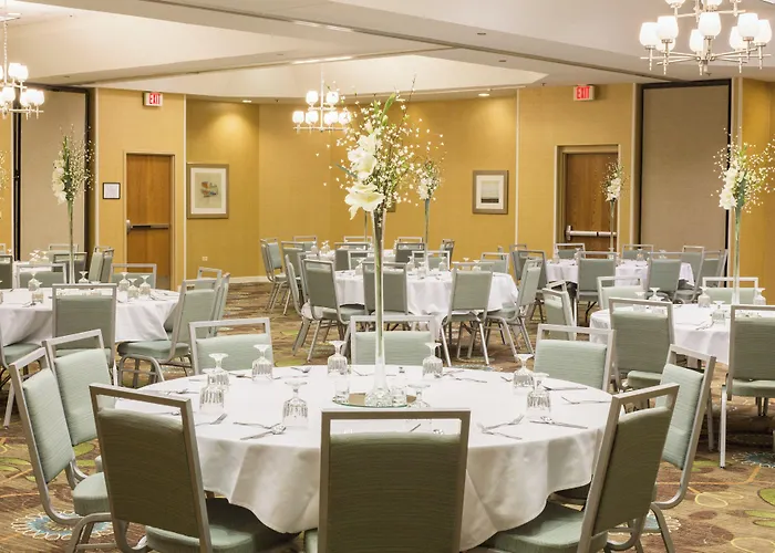 & By Ihg Bolingbrook