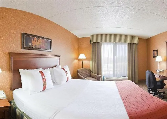& By Ihg Bolingbrook